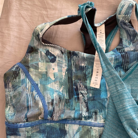 Lululemon Tank stop with Shelf Sports Bra - Picture 6 of 11